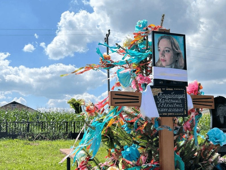 Мати поховала доньку-військову, не дочекавшись повторної експертизи — трагедія на Черкащині